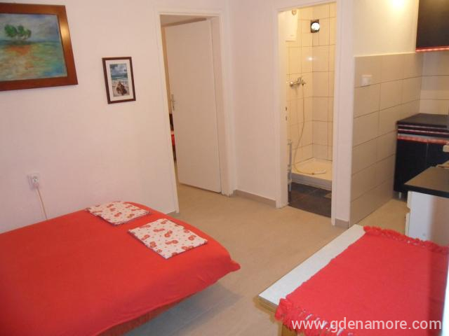 APARTMAN SA DVE SOBE u APARTMANI  MURIŠIĆ, privatni smeštaj u mestu Herceg Novi, Crna Gora