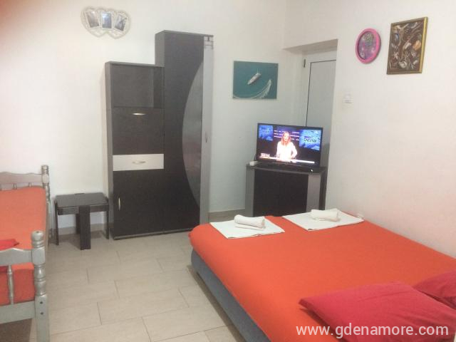 TROKREVETNI 2 u APARTMANI  MURIŠIĆ, privatni smeštaj u mestu Herceg Novi, Crna Gora